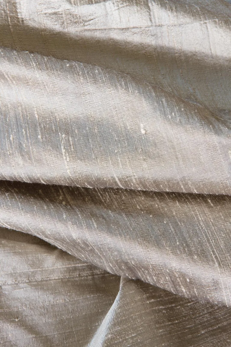 Mătase naturală Luxury, textura dupion de aproape