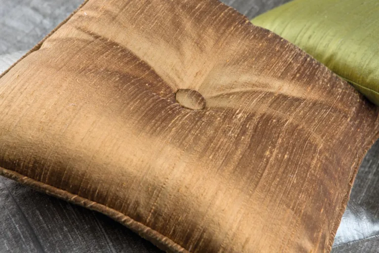 Pernă decorativă din mătase naturală Luxury