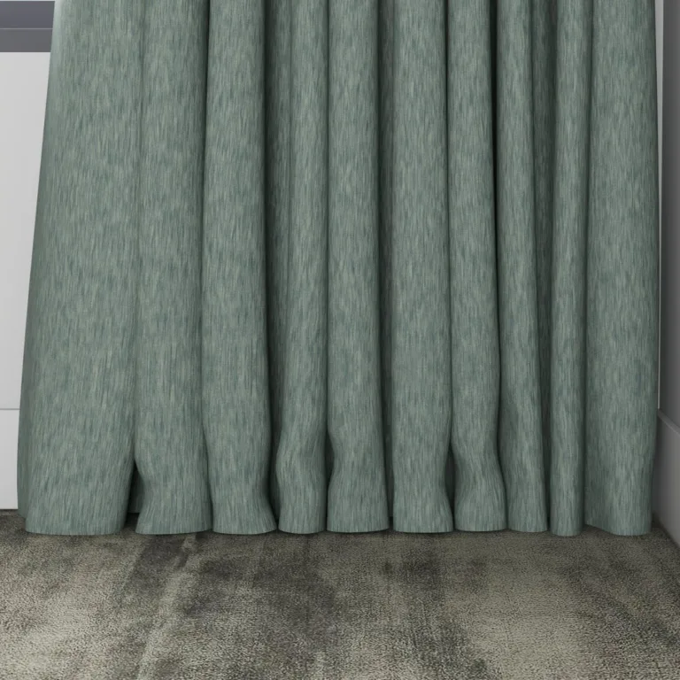 Draperie din catifea Tuxedo 26 Sage, la fereastră