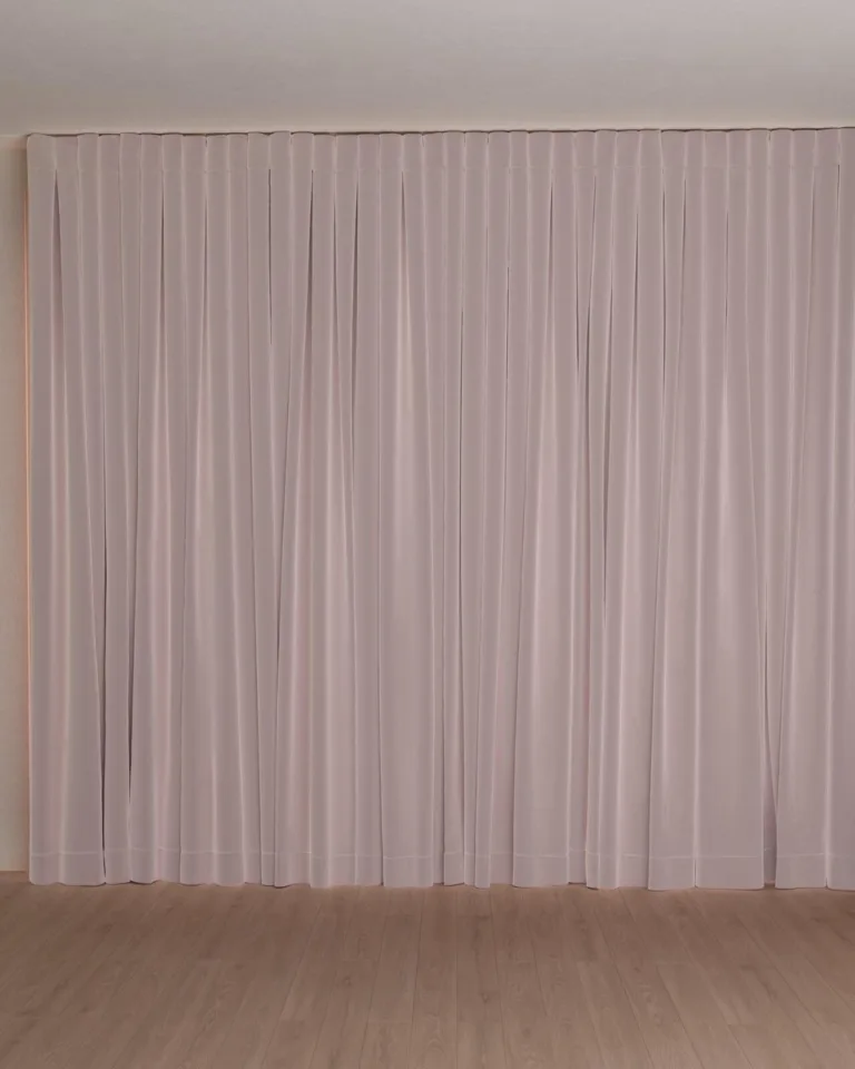 Draperie din catifea Velvelux cu falduri wave