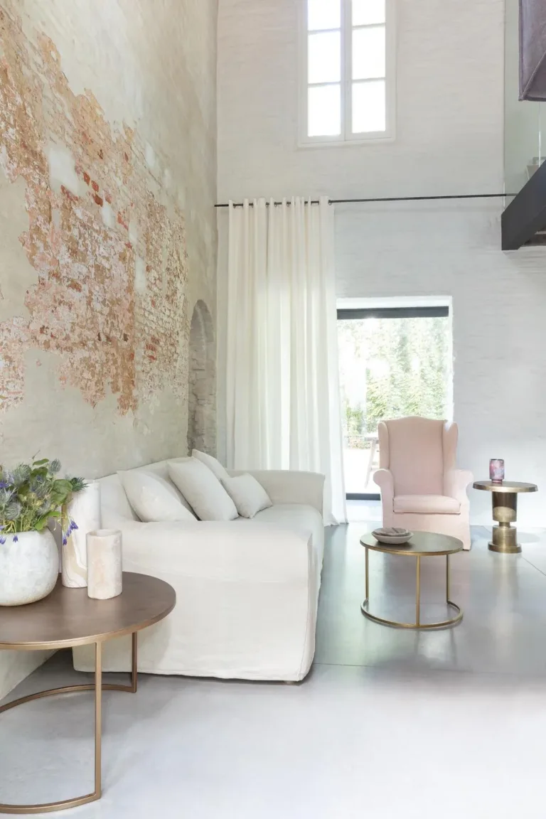 Draperii din in Brugge într-un interior amenajat